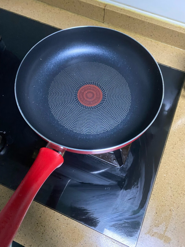 之前就买过一个大一些的了，这款平底锅价格