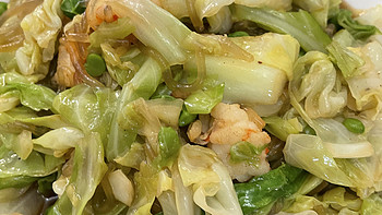 猎手厨房 篇二十二：午饭分享：萝卜海带丸子汤+洋白菜粉丝炒虾仁 