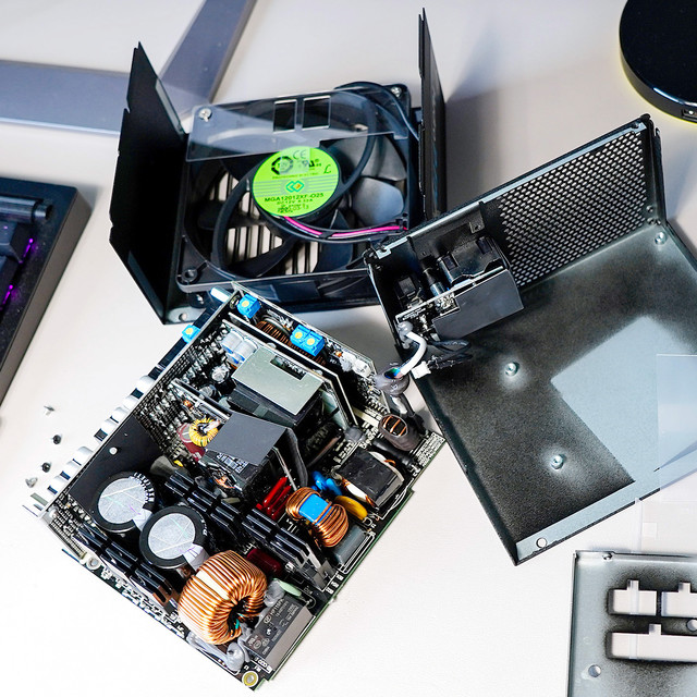 用料好不好，拆了才知道！新ATX3.0版Hydro PTM X PRO 1000W电源拆解分享