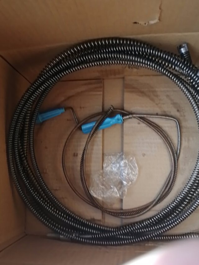 有这样一套工具，方便多了，既能打孔，又能