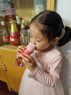 儿童节虎口夺食，界界乐乳酸菌饮品