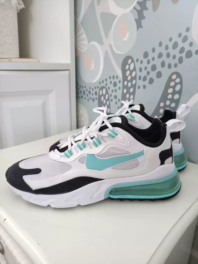 时尚大气的Nike air Max270
