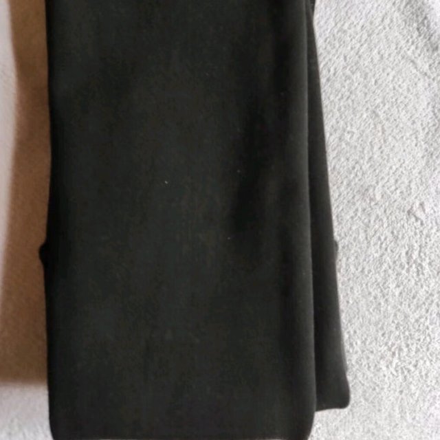 质量做工还可以，穿着很暖和。不会掉毛出来