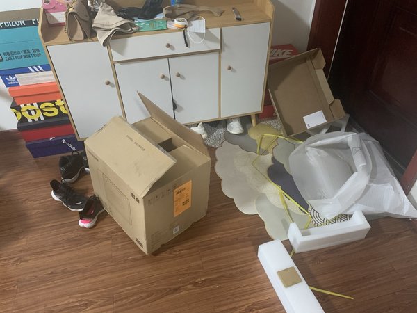 保险箱很不错,物流也快,隔天就给送过来了