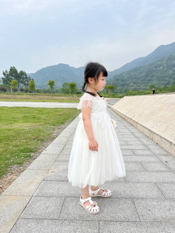 泰兰尼斯儿童凉鞋
