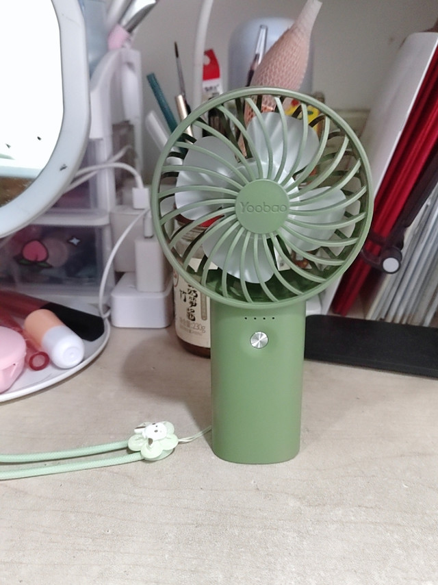 还不错的，到的时候有3格电，天气冷还没开