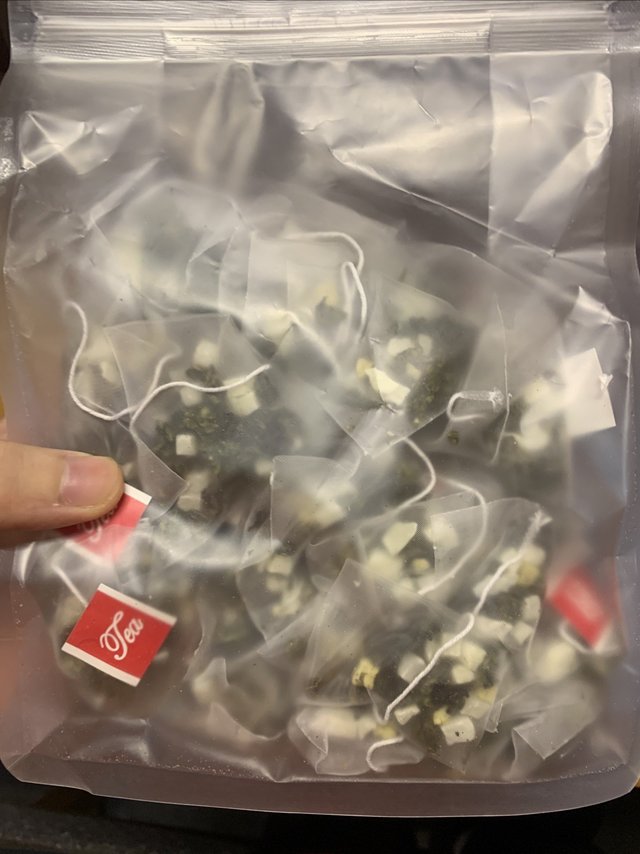 来一杯蜜桃乌龙茶解解腻