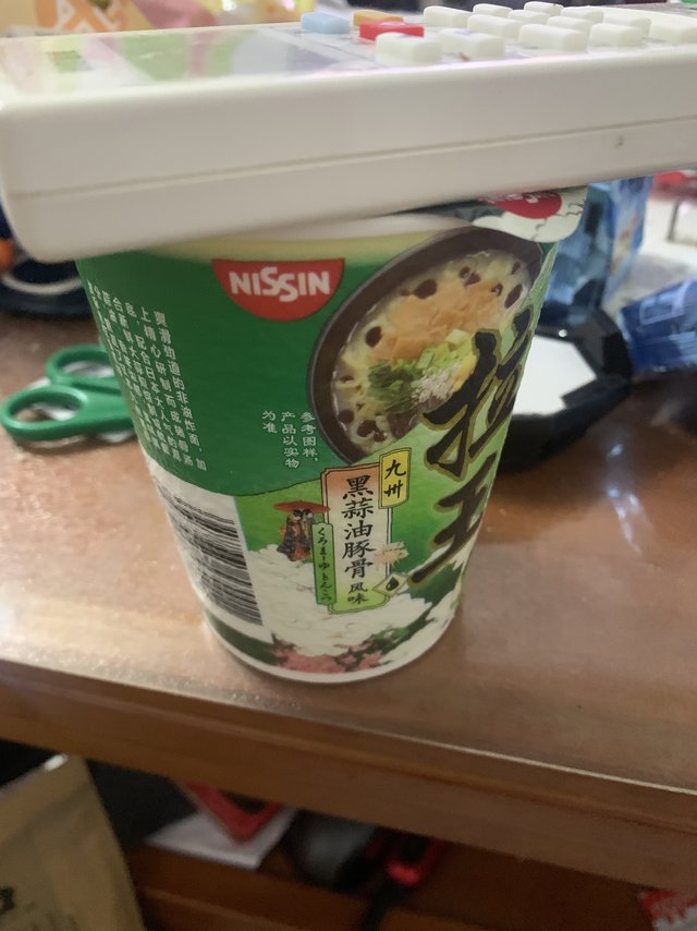 日清黑蒜油豚骨拉面