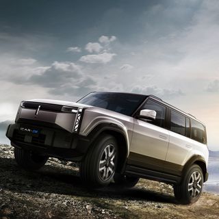 奇瑞的高端新能源品牌，  iCAR 03整车下线，定位硬派新能源SUV