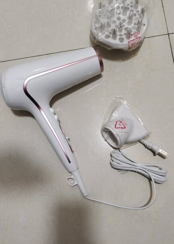 家里原来的吹风机突然坏了,买一个飞利浦的