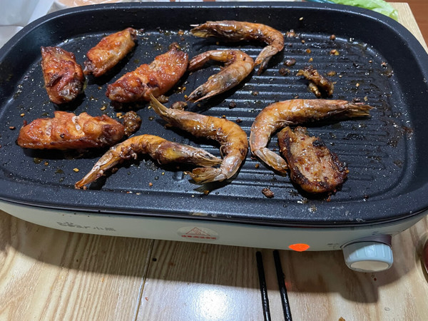 小熊🐻电烤盘在家烧烤很实用方便，温度大小