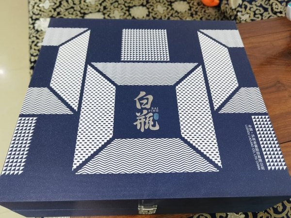 包装设计：外包装满分，设计感非常强，质量