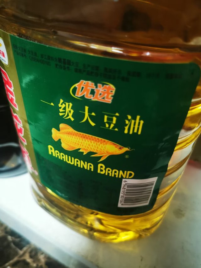 
送货包装非常简陋，就是保鲜膜缠了几圈。