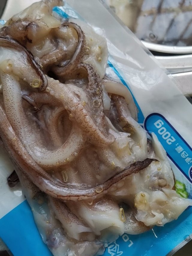卖家的服务态度真好，发货很快。商品质量也