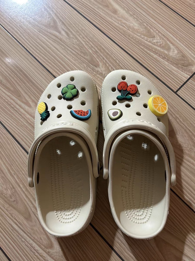 舒适畅快，Crocs洞洞鞋