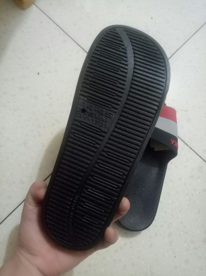 利达妮女式拖鞋