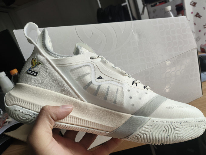 篮球鞋