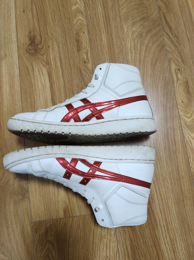 亚瑟士休闲运动鞋