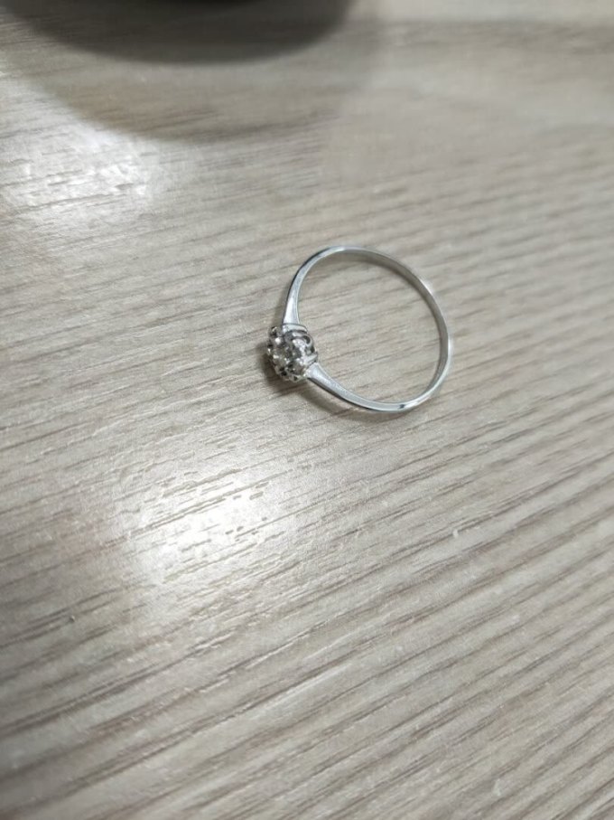 周六福钻戒