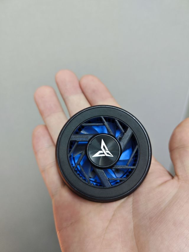 老平板的游戏神器，磁吸半导体散热器
