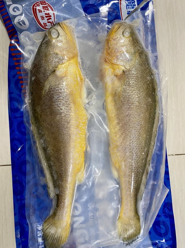 40多块钱买两条黄花鱼，太好了！