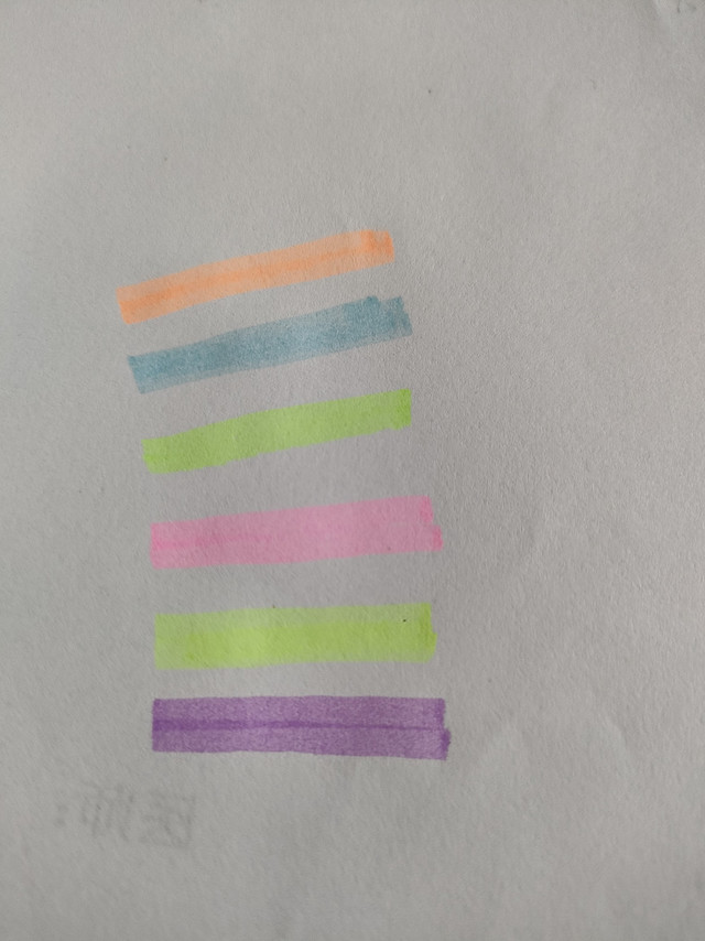 颜色清淡不刺眼，一根两种颜色，携带方便，