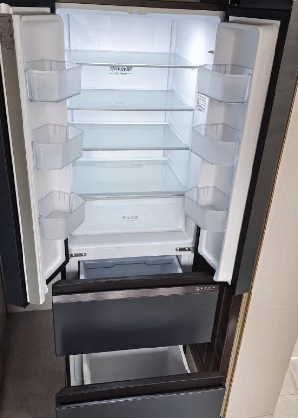 海尔冰箱！正品！赞一下物流服务吧，我在广