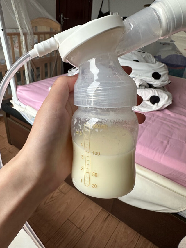 生老大的时候也是买的小白熊吸奶器很好用，