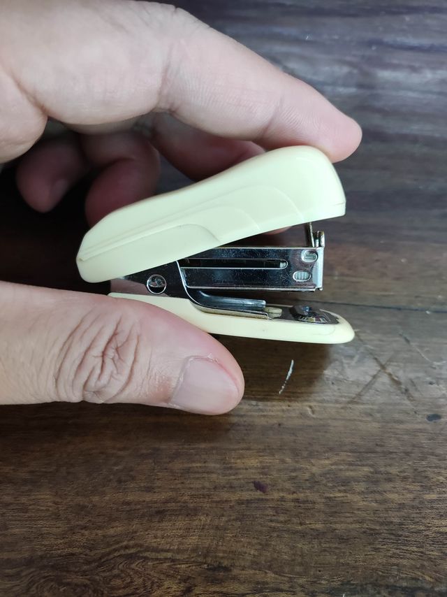 迷你订书器真是工作好帮手