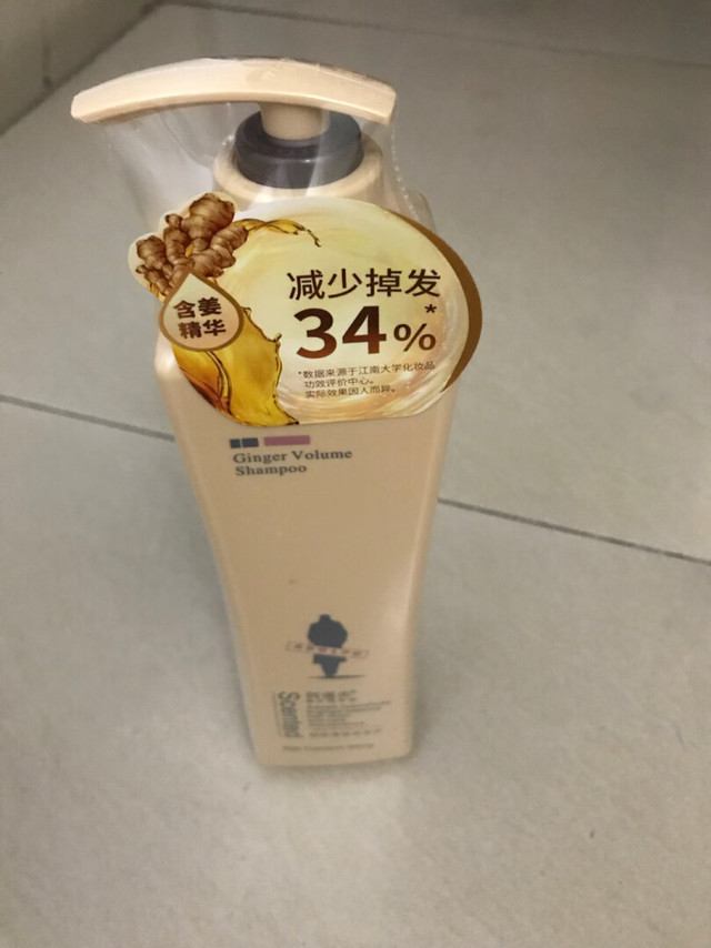 适合发质：我的发质是干性的，用了这款洗发