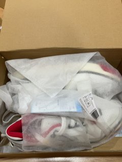 不出门，就能把鞋洗的跟新的一样。