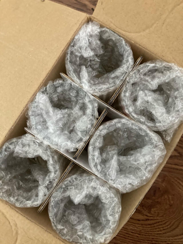 包装比较严实。杯子还是挺透的，玻璃也比较