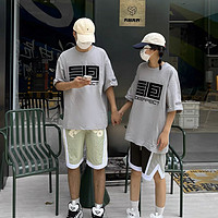 这个夏天和男朋友一起穿上灰色T恤