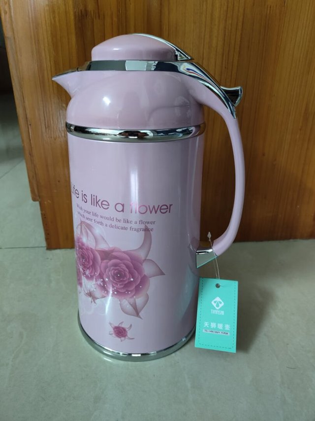 宝贝材质不错，做工好，容量大，瓶盖严实，