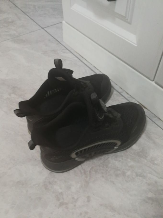 休闲运动鞋