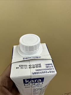 好喝又美味的KARA100%椰子水