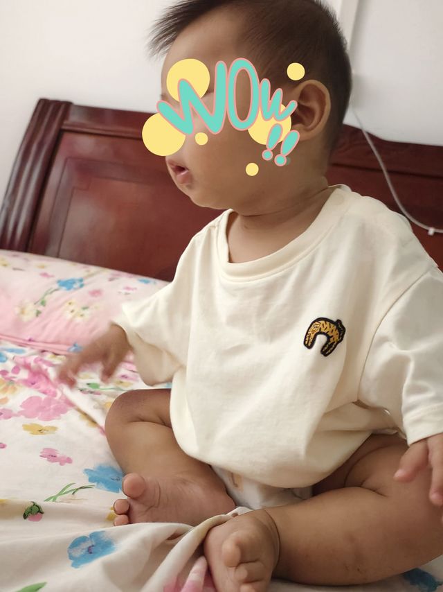6个月的宝宝👶穿有点宽松