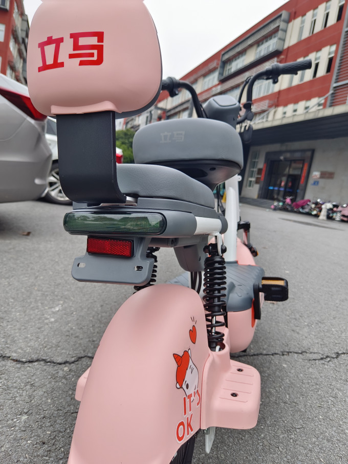 立马电动车电动车整车怎么样 上下班骑真的很方便91,粉色外观.