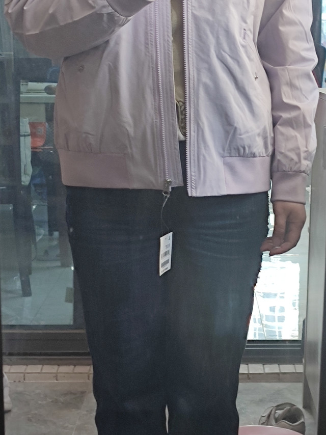 终于收到了，衣服穿着还行，但是很显胖，因