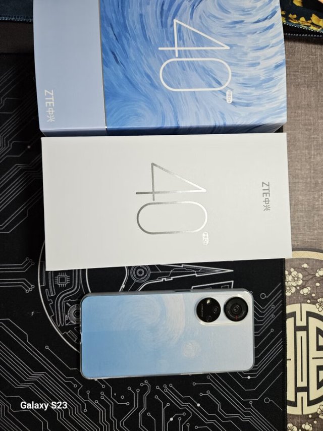 这个价位算比较超值的,外观手感都不错,拍