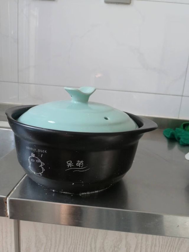 锅的质量非常棒，这个希望可以用很久。干烧