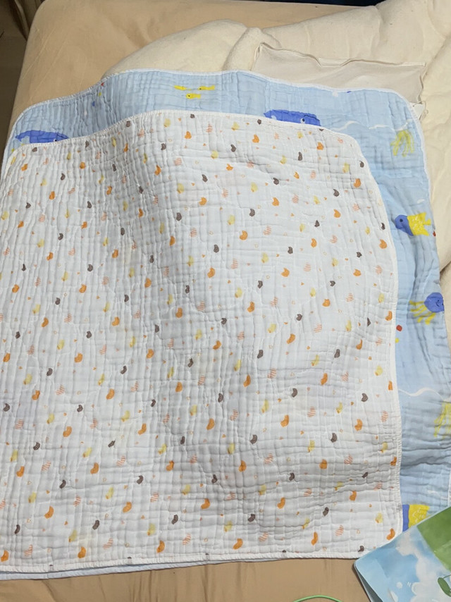 摸着很舒服，颜色也好，看着干净清新！听说