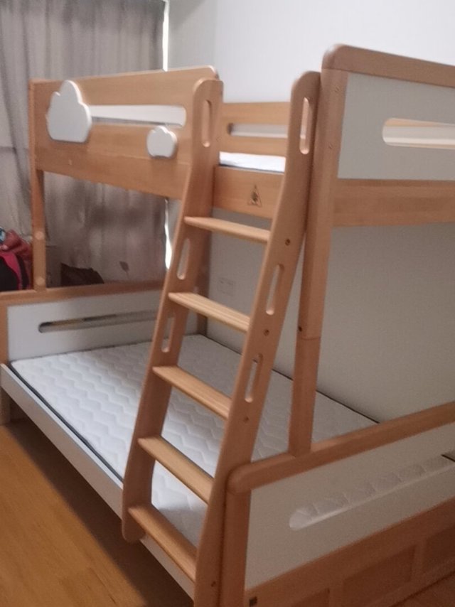 送货师傅服务好，安装起来挺漂亮的，小朋友