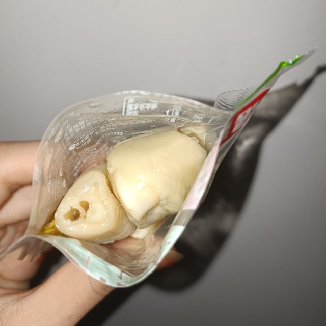嘴巴寂寞，当然得来一点鸡骨棒啦！