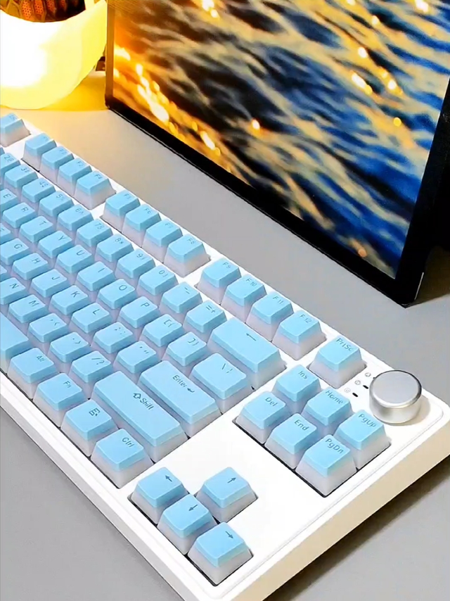 开箱｜蓝色布丁和白色套件真是绝配！