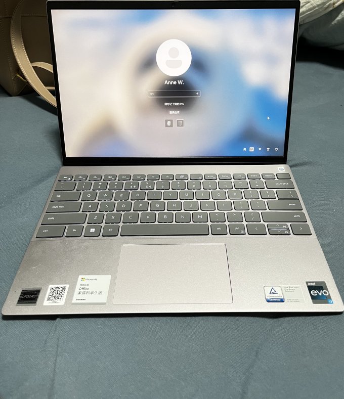 戴尔笔记本电脑