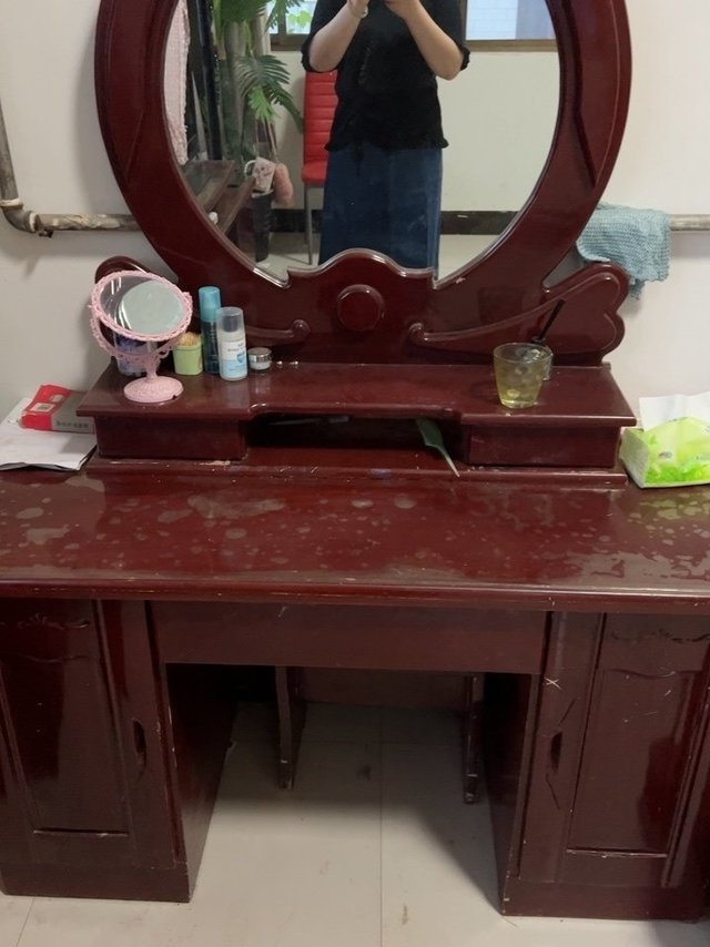 版型非常好，颜色也很好看，客服也特别好👍