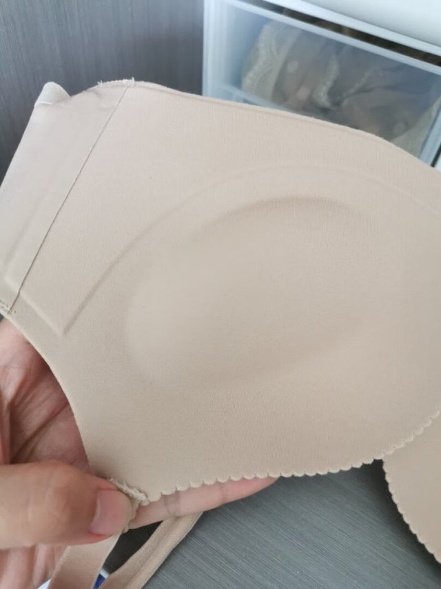 质量挺不错的，上身效果挺好，也不勒，那个