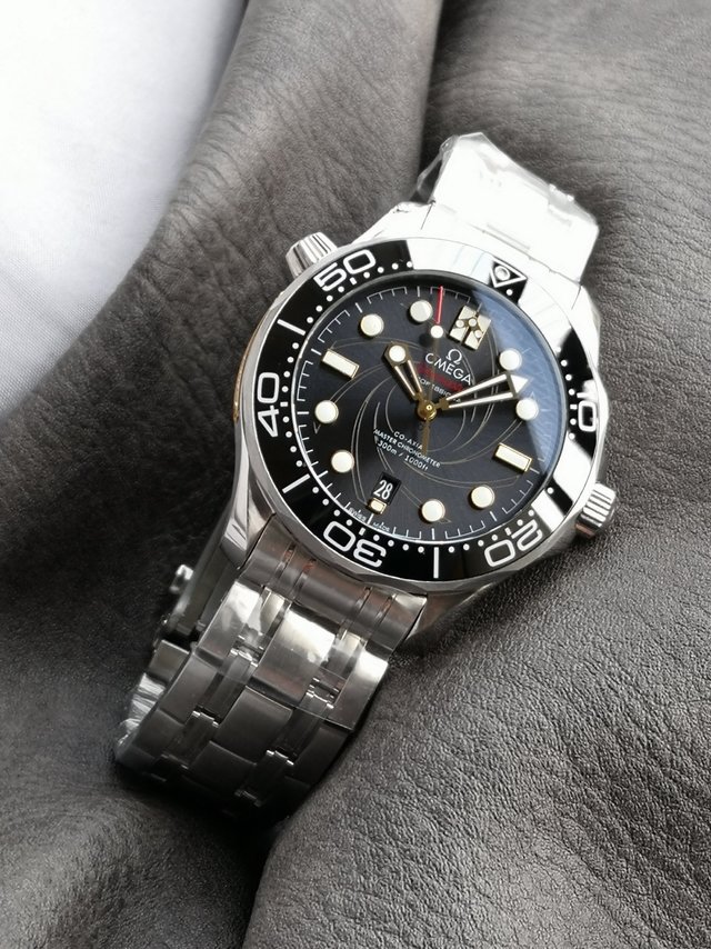 欧米茄海马系列詹姆斯德邦限量版