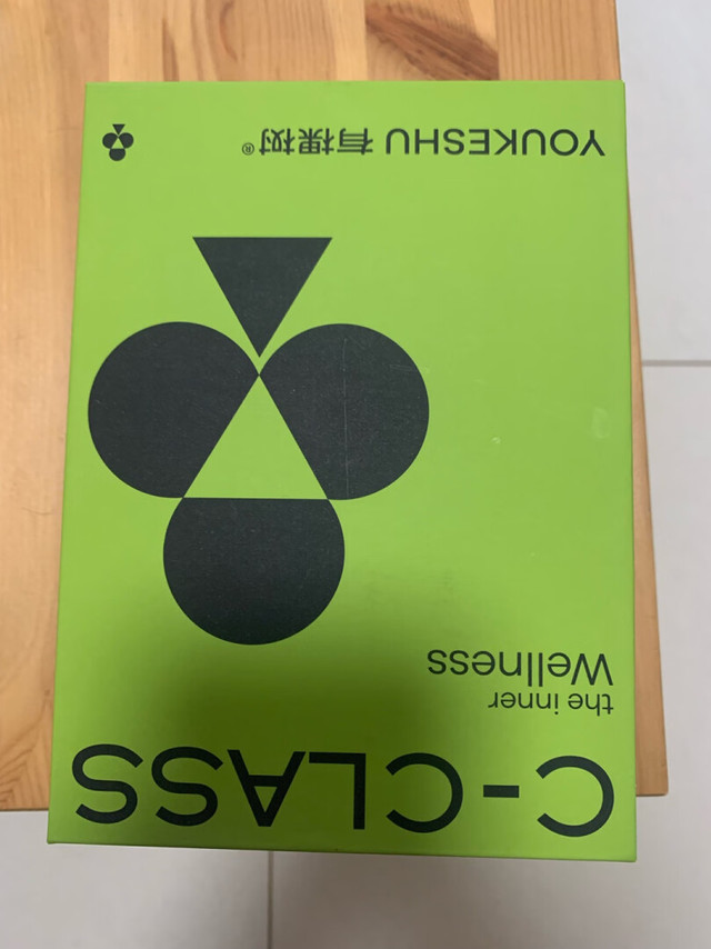 看起来还是非常不错的，比较薄，适合夏天穿